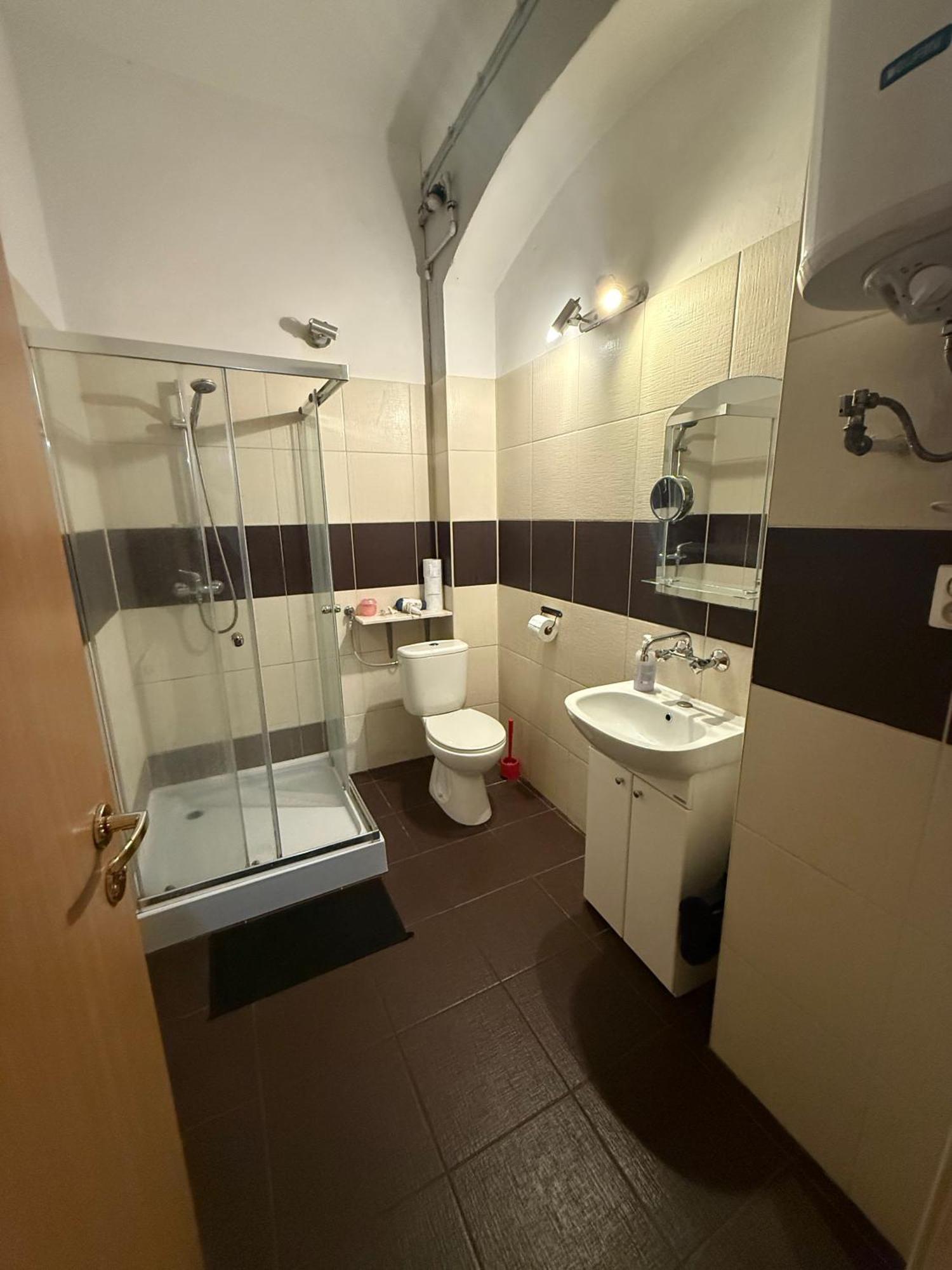 Studio Red And White Apartment Lodz  Exterior photo