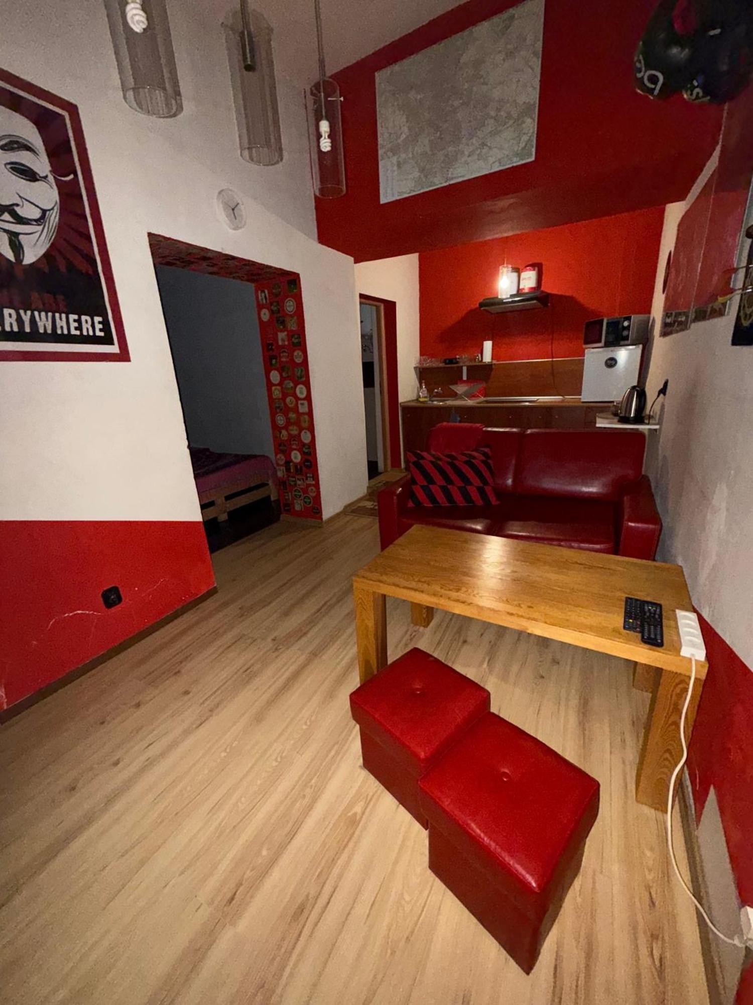 Studio Red And White Apartment Lodz  Exterior photo