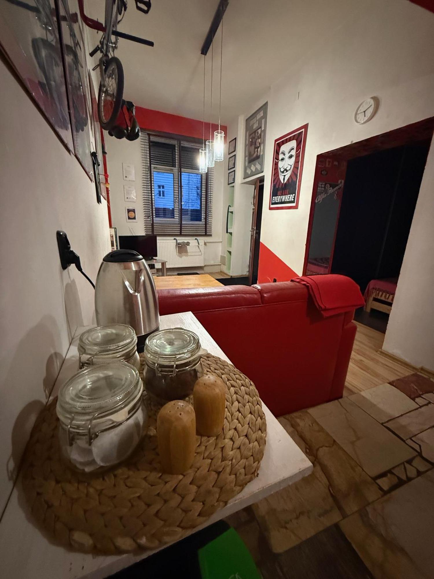 Studio Red And White Apartment Lodz  Exterior photo
