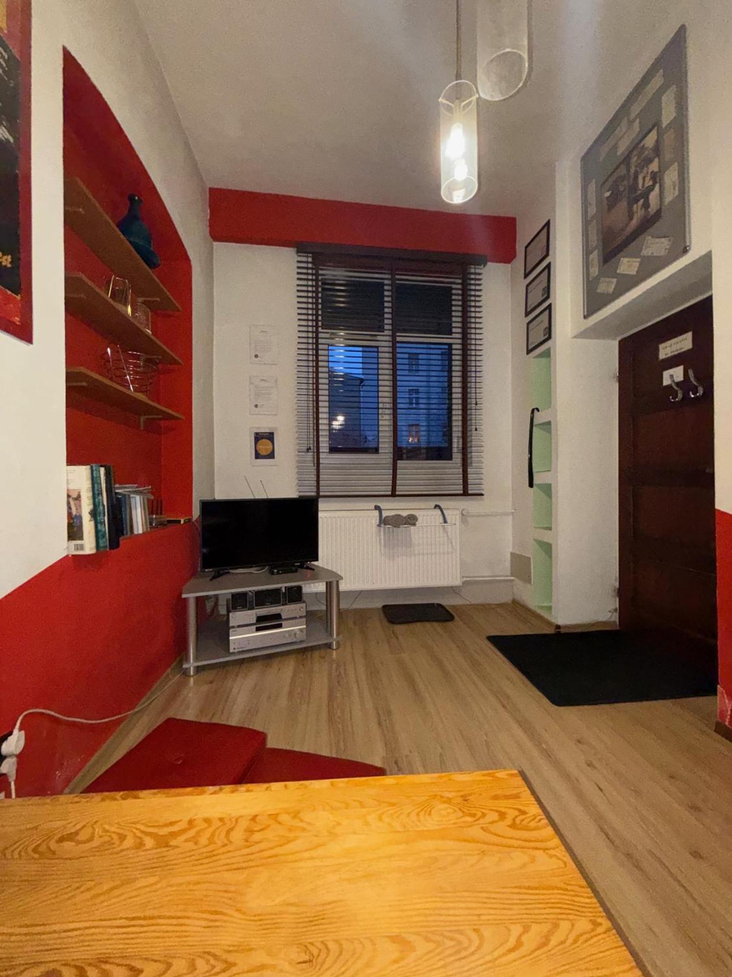 Studio Red And White Apartment Lodz  Exterior photo